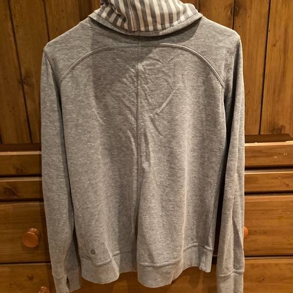 In A Cinch Reversible Pullover - Picture 4 of 5